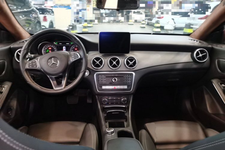 奔驰CLA 2017款 改款 CLA 200 动感型中控内饰7002