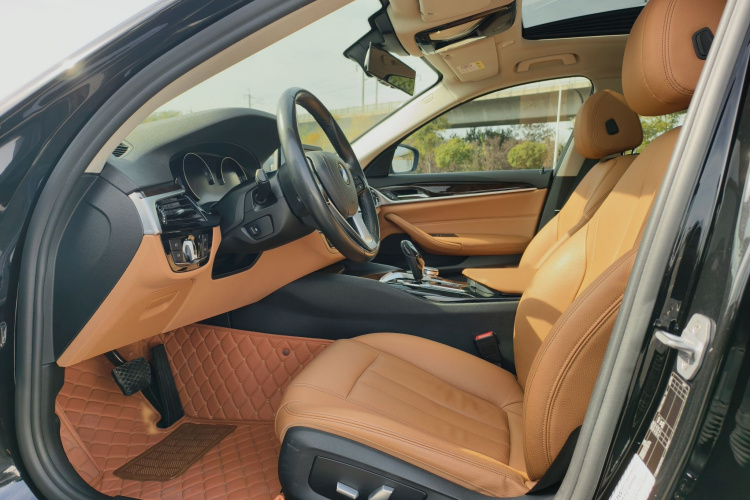 宝马5系 2018款 528Li 上市特别版中控内饰7001