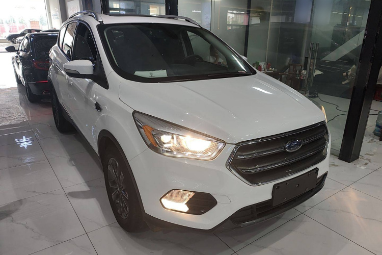 福特 翼虎 2019款 EcoBoost 180 两驱铂翼型 国VI车身外观3