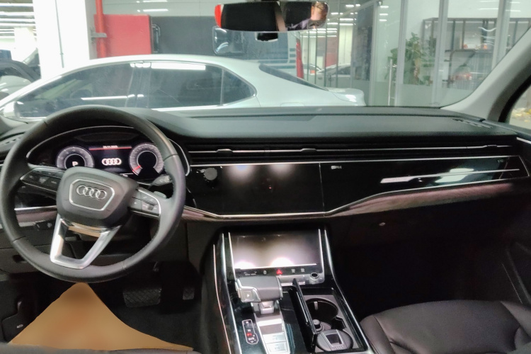 奥迪Q7 2020款 55 TFSI quattro S line运动型中控内饰7002