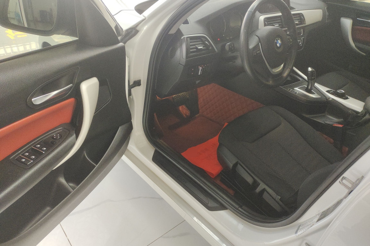 宝马1系(进口) 2018款 118i 领先型中控内饰7003