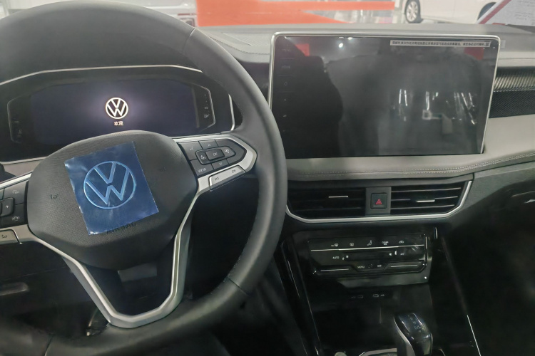 大众 探岳 2026款 3000万辆甄选款 300TSI中控内饰7002