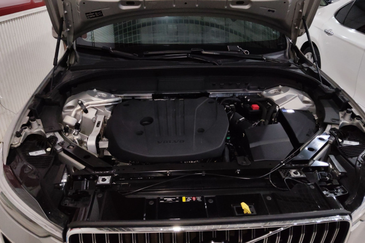 沃尔沃XC60 2023款 B5 四驱智逸豪华版机舱底盘24
