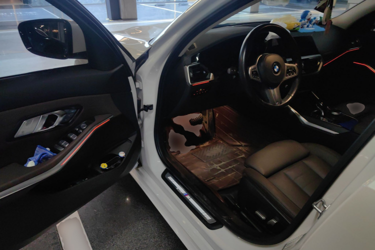 宝马3系 2021款 325i M运动套装中控内饰20