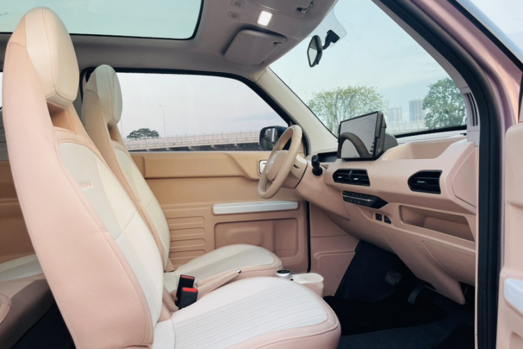 吉利银河 2023款 熊猫mini 200km 灵动熊中控内饰7005