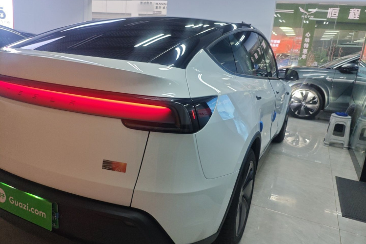 特斯拉 Model Y 2025款 长续航全轮驱动版车身外观6006