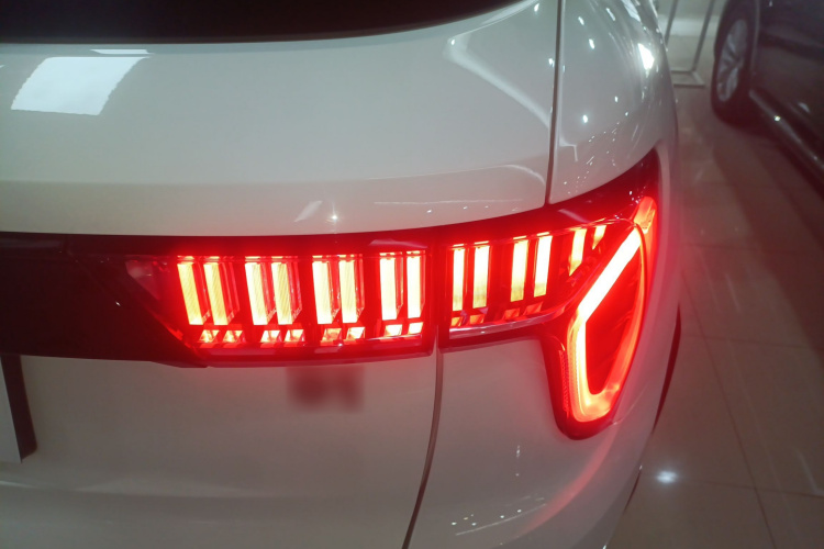 领克01 2017款 2.0T 两驱型Pro版车身外观6002