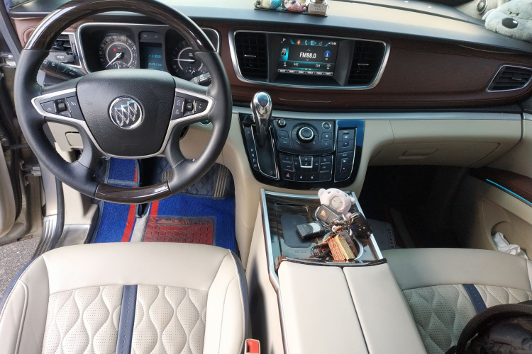 别克GL8 2018款 28T 舒适型 国VI中控内饰12