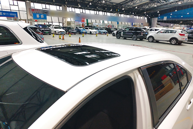 丰田 雷凌 2022款 双擎 1.8H E-CVT豪华版局部细节57