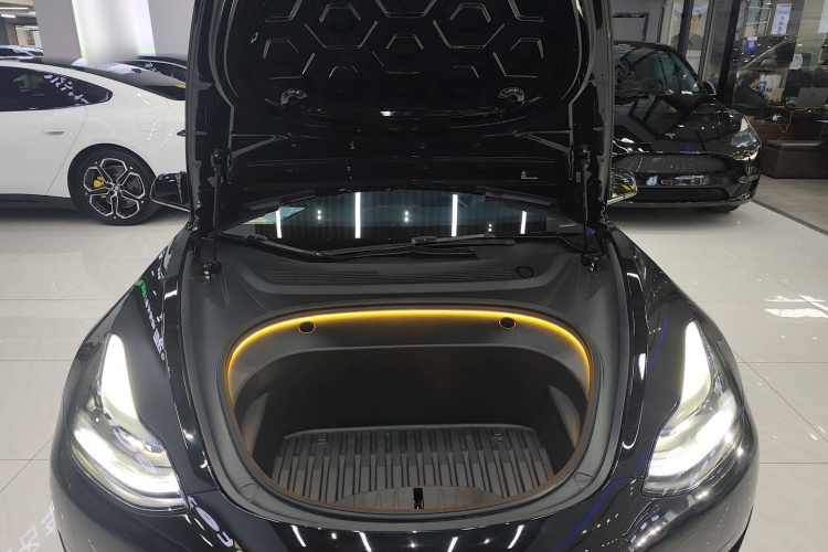 特斯拉 Model 3 2022款 后轮驱动版机舱底盘24