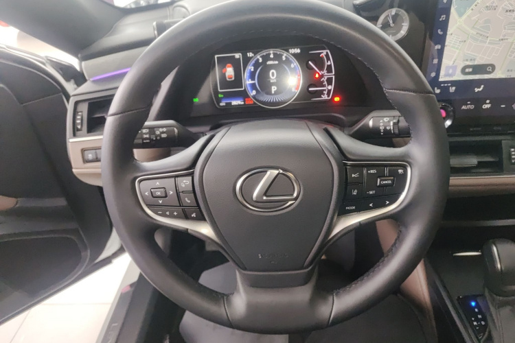 雷克萨斯ES 2025款 200 臻享版中控内饰13