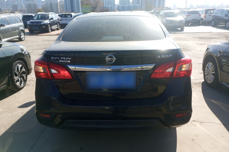 日产 轩逸 2022款 经典 1.6XE CVT舒适版车身外观6