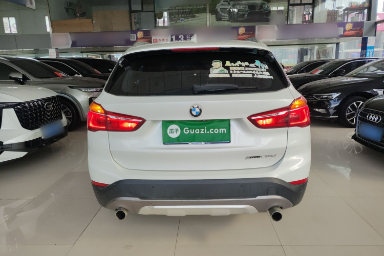 宝马X1 2019款 xDrive20Li 尊享型车身外观6