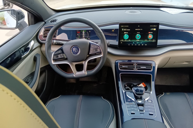 比亚迪 秦PLUS 2021款 EV 400KM 豪华型中控内饰7012
