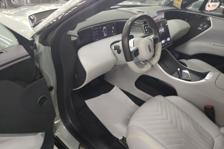 阿维塔11 2023款 鸿蒙 90度 后驱商务版中控内饰7003