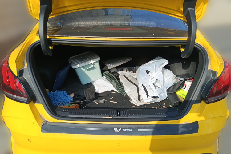 名爵 MG5 2021款 180DVVT CVT青春豪华版中控内饰23