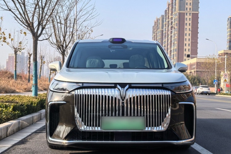 岚图汽车 岚图梦想家 2025款 PHEV 四驱旗舰乾崑版车身外观6005