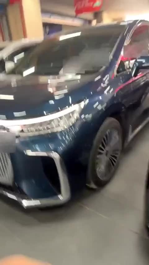 岚图汽车 岚图梦想家 2025款 PHEV 四驱尊贵鲲鹏版讲解1