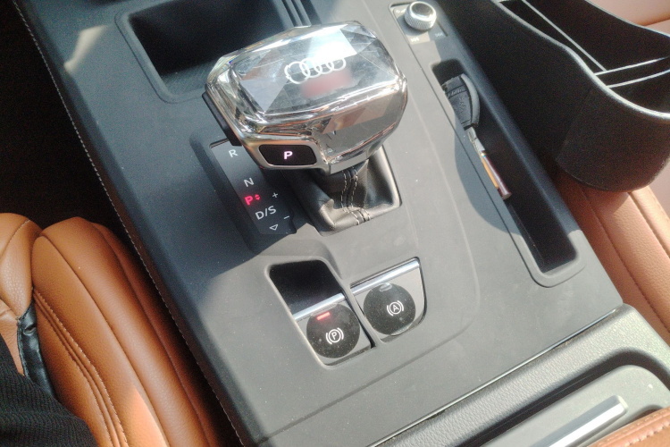 奥迪Q5L 2022款 40T 时尚动感型局部细节18