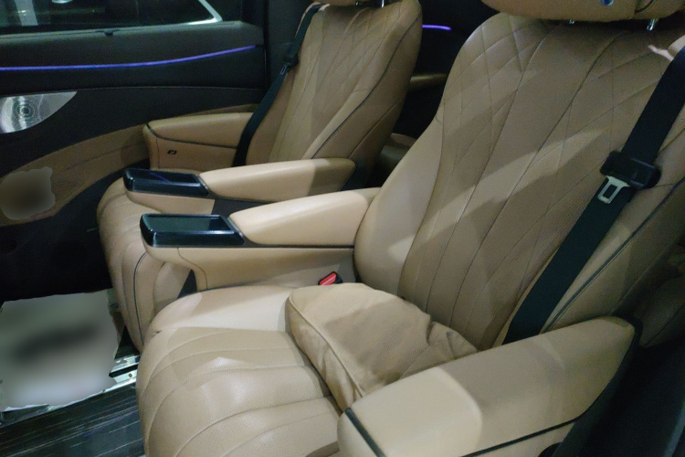 腾势D9 2022款 DM-i 970 四驱旗舰型中控内饰21