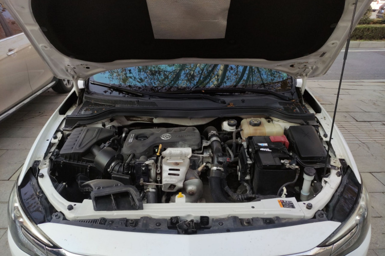 别克 英朗 2018款 15T 手动进取型 国V机舱底盘24