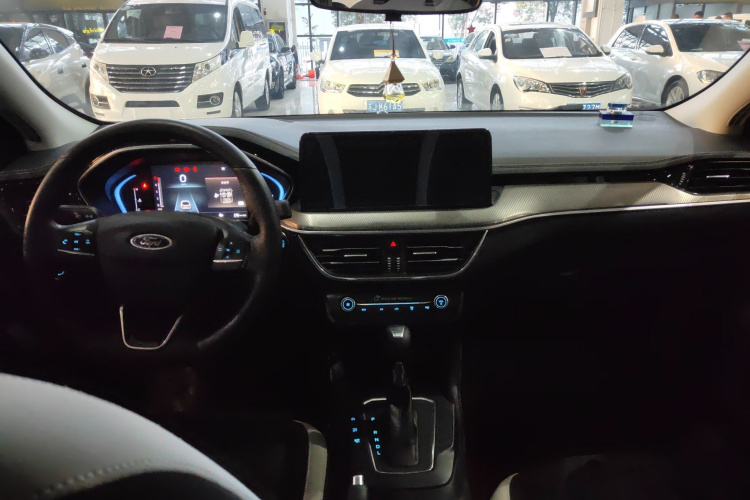 福特 福克斯 2021款 三厢 1.5L 自动锋跃型中控内饰12