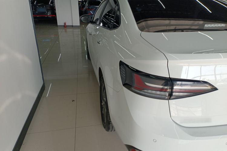 大众 朗逸 2023款 新锐 1.5L 自动新愿版车身外观4