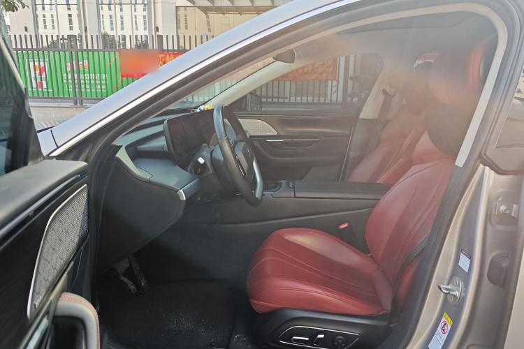 小鹏P7 2022款 670N+中控内饰7013