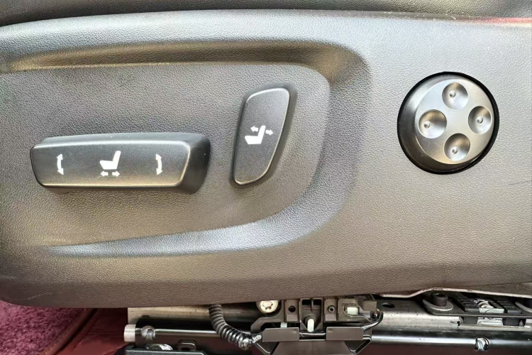 雷克萨斯NX 2020款 200 前驱 锋行版 国VI中控内饰7003