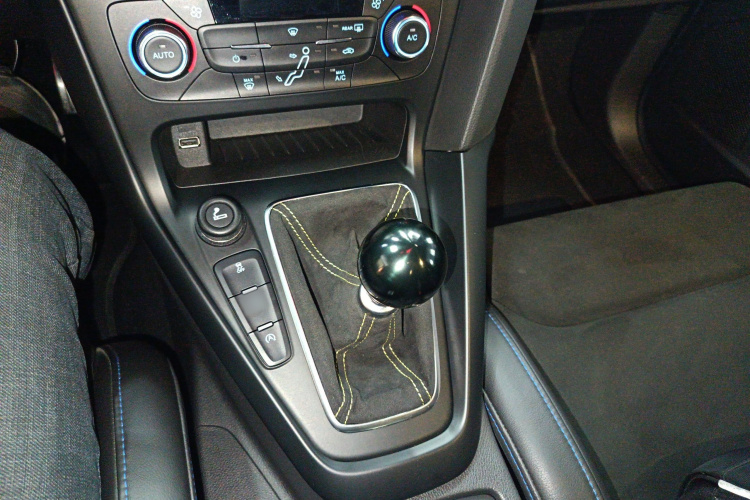 福特 福克斯(进口) 2018款 2.3T RS 赛道版局部细节18