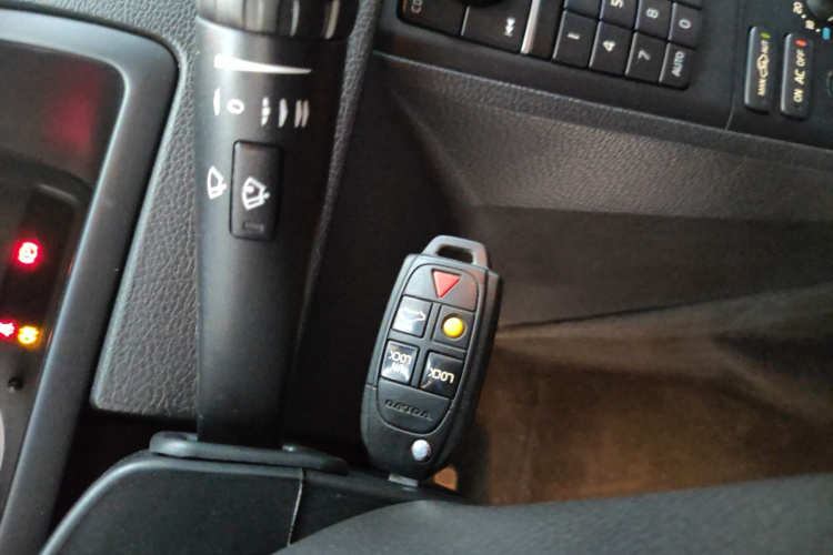 沃尔沃XC90 2013款 2.5T T5 行政升级版中控内饰7001