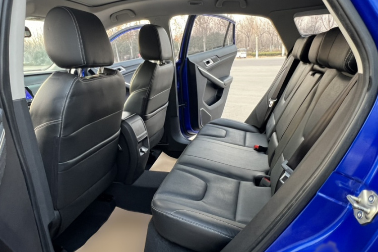 江铃 驭胜S330 2016款 1.5L GTDi 自动两驱尊贵版中控内饰7008