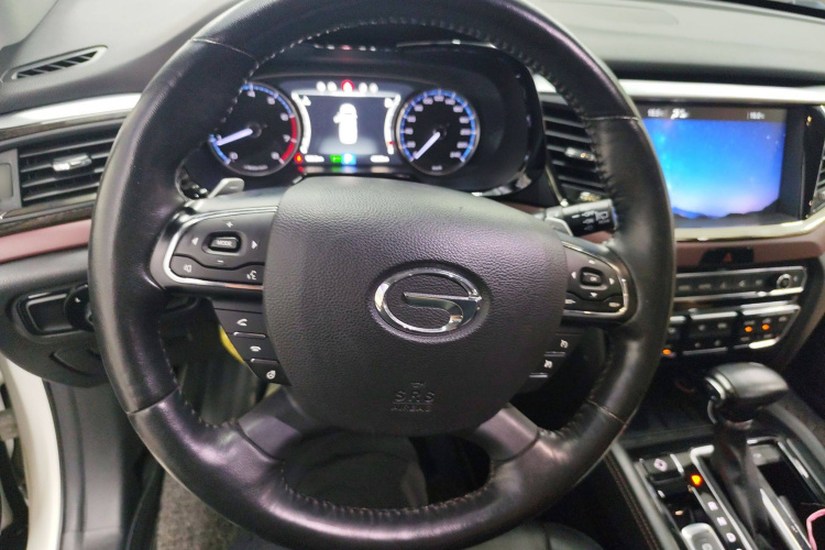 广汽传祺 传祺GS8 2017款 320T 两驱豪华智联版（七座）中控内饰13