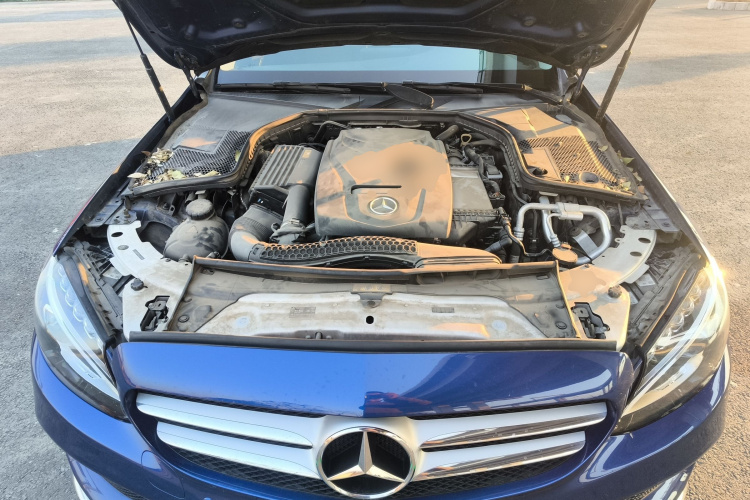 奔驰C级 2018款 C 200 L 运动版机舱底盘24