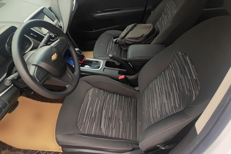 雪佛兰 科沃兹 2019款 320 自动欣享天窗版局部细节19