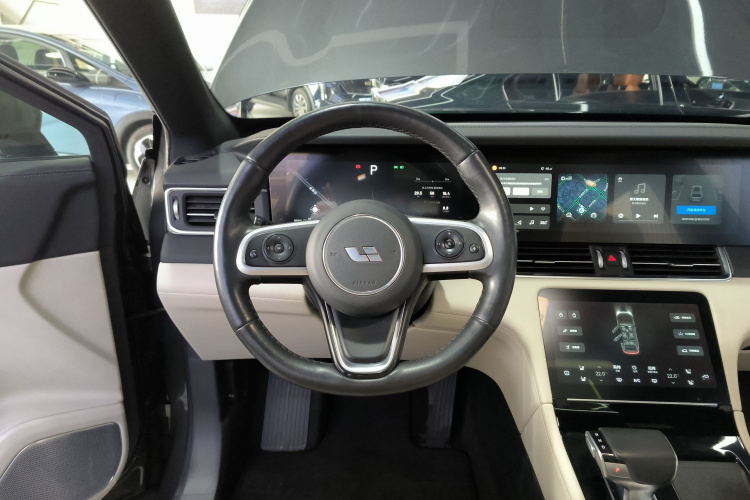 理想汽车 理想ONE 2020款 增程6座版中控内饰13