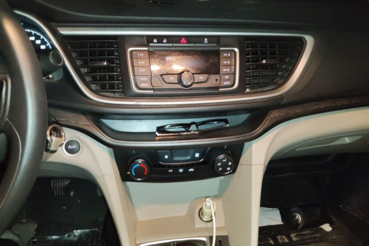 别克 英朗 2015款 15N 手动进取型局部细节16