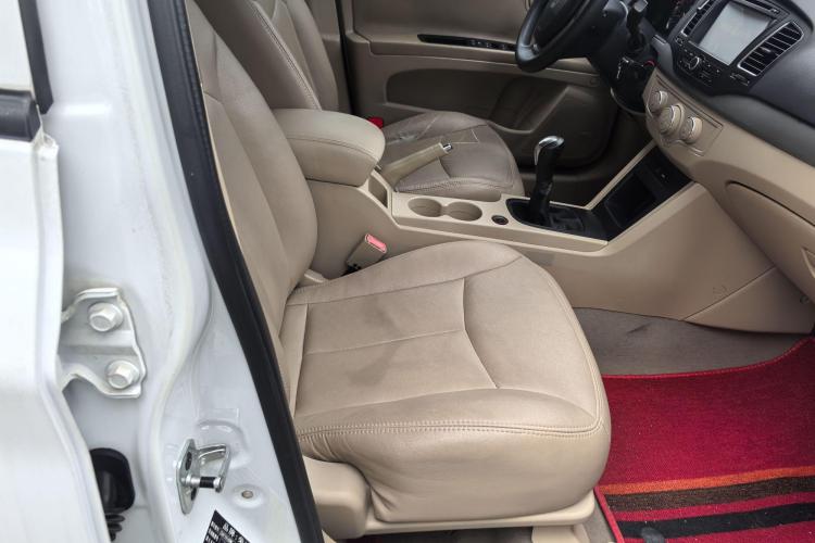 荣威350 2015款 1.5L 手动豪华天窗版中控内饰7009