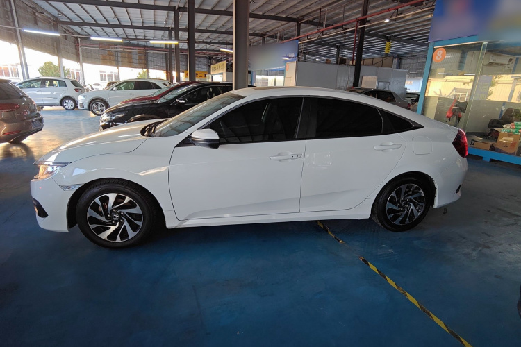 本田 思域 2016款 220TURBO CVT豪华版车身外观4