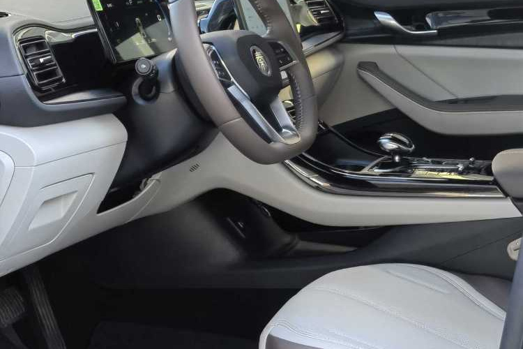 比亚迪 秦PLUS 2024款 荣耀版 DM-i 55KM领先型中控内饰7002