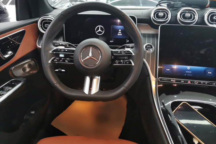 奔驰GLC 2023款 改款 GLC 300 L 4MATIC 动感型 5座中控内饰13