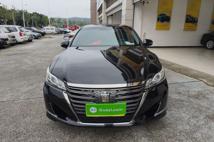 丰田 皇冠 2018款 2.0T 运动版车身外观2