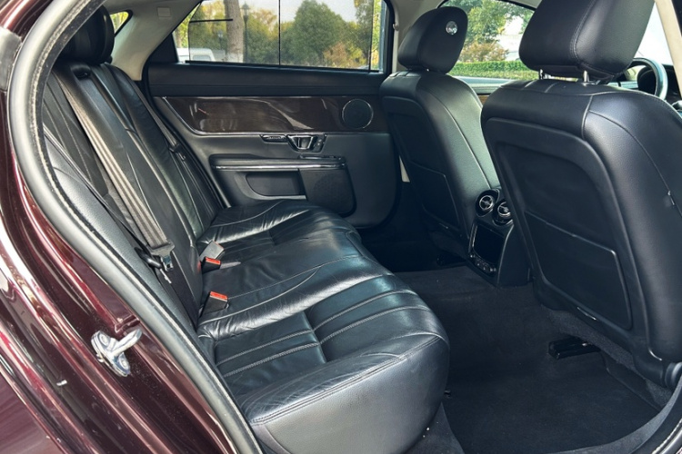 捷豹XJ 2018款 XJL 3.0 SC 两驱典雅商务版中控内饰7004