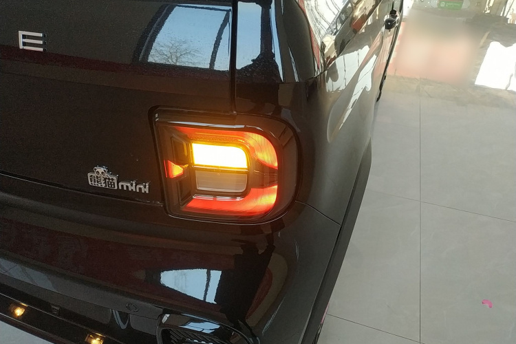 吉利银河 2025款 210km 熊猫卡丁车身外观6006