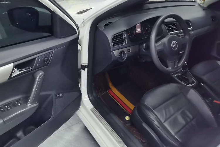 大众 朗逸 2013款 改款 1.4TSI DSG舒适版中控内饰7002