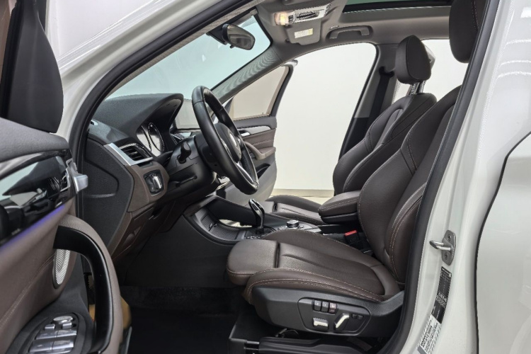 宝马X1 2022款 sDrive25Li 领先型中控内饰7008