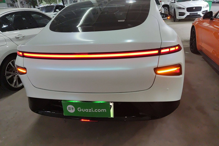 小鹏P7 2023款 586E车身外观6005