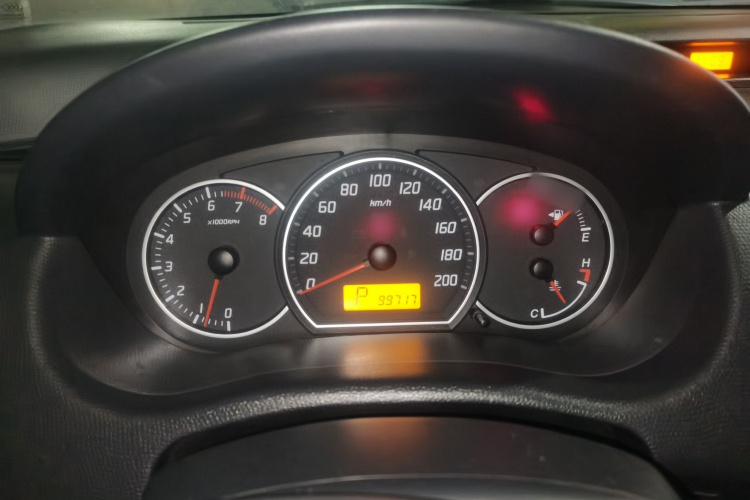 铃木 雨燕 2013款 1.5L 自动20周年限量版局部细节14