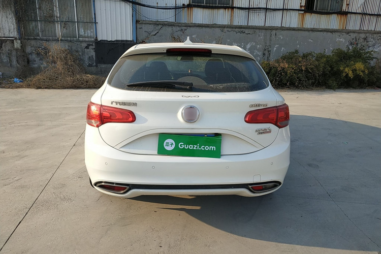 菲亚特 致悦 2014款 1.4T 自动运动版车身外观6