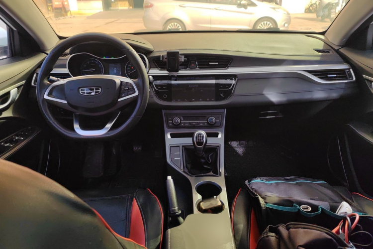 吉利汽车 帝豪 2020款 1.5L 手动豪华型中控内饰7002